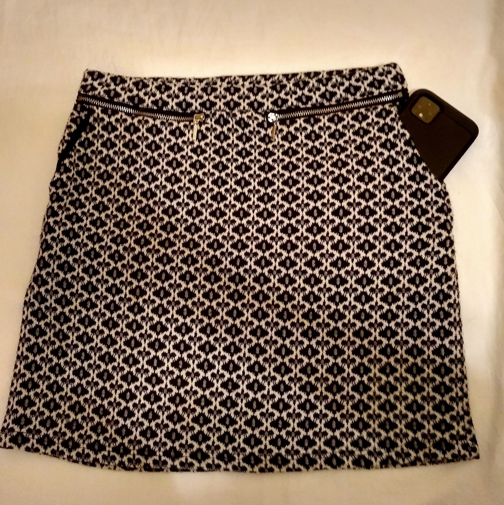Short Patterned Skirt, WITH POCKETS!